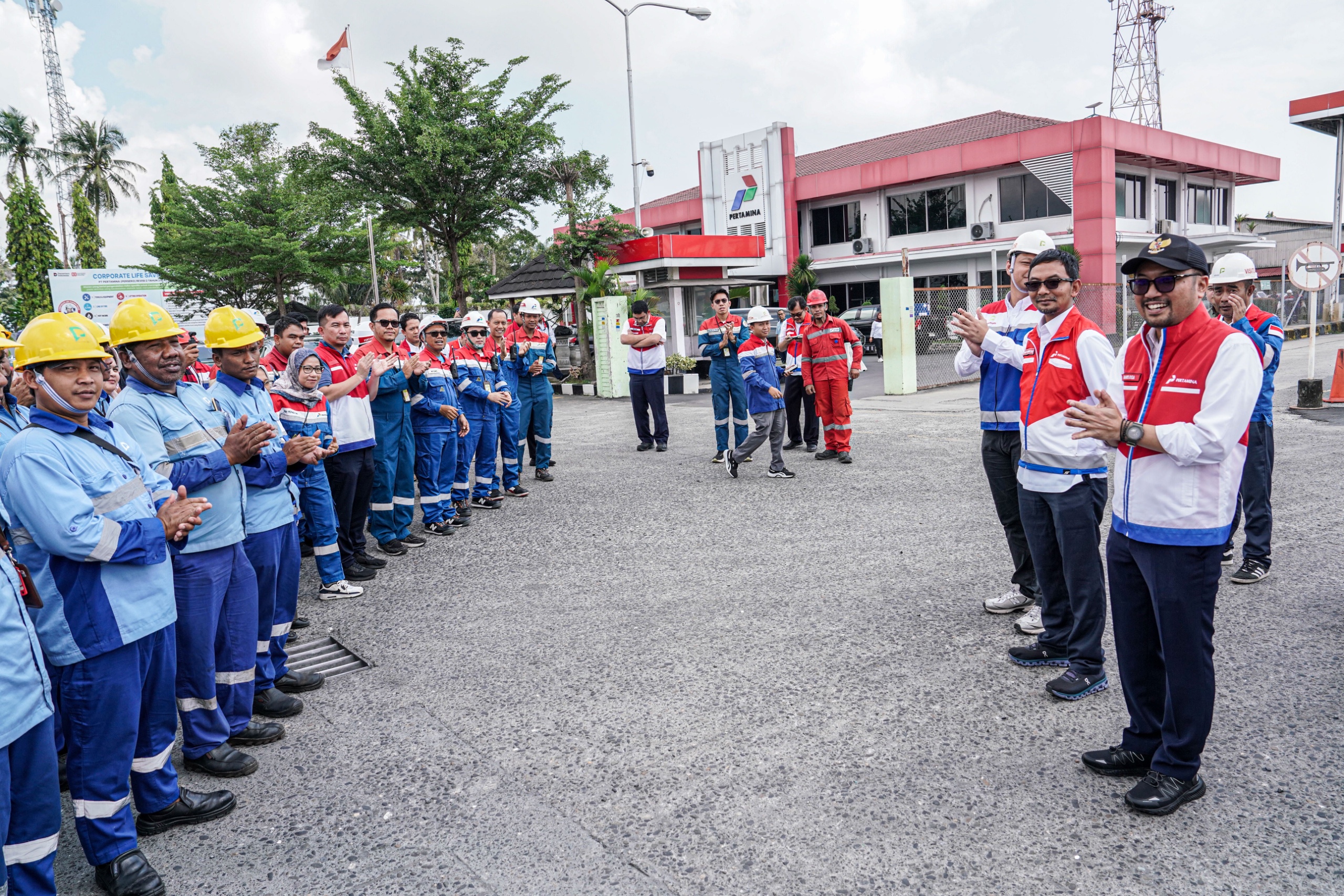 Pertamina Patra Niaga salurkan pasokan BBM di bencana Sumatra (Dok. Humas Pertamina Patra Niaga)