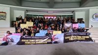 Aliansi Seniman Palembang saat menyampaikan aspirasi terkait pengesahan Perda Pemajuan Kesenian di DPRD Palembang (Dok. Humas Aliansi Seniman Palembang)