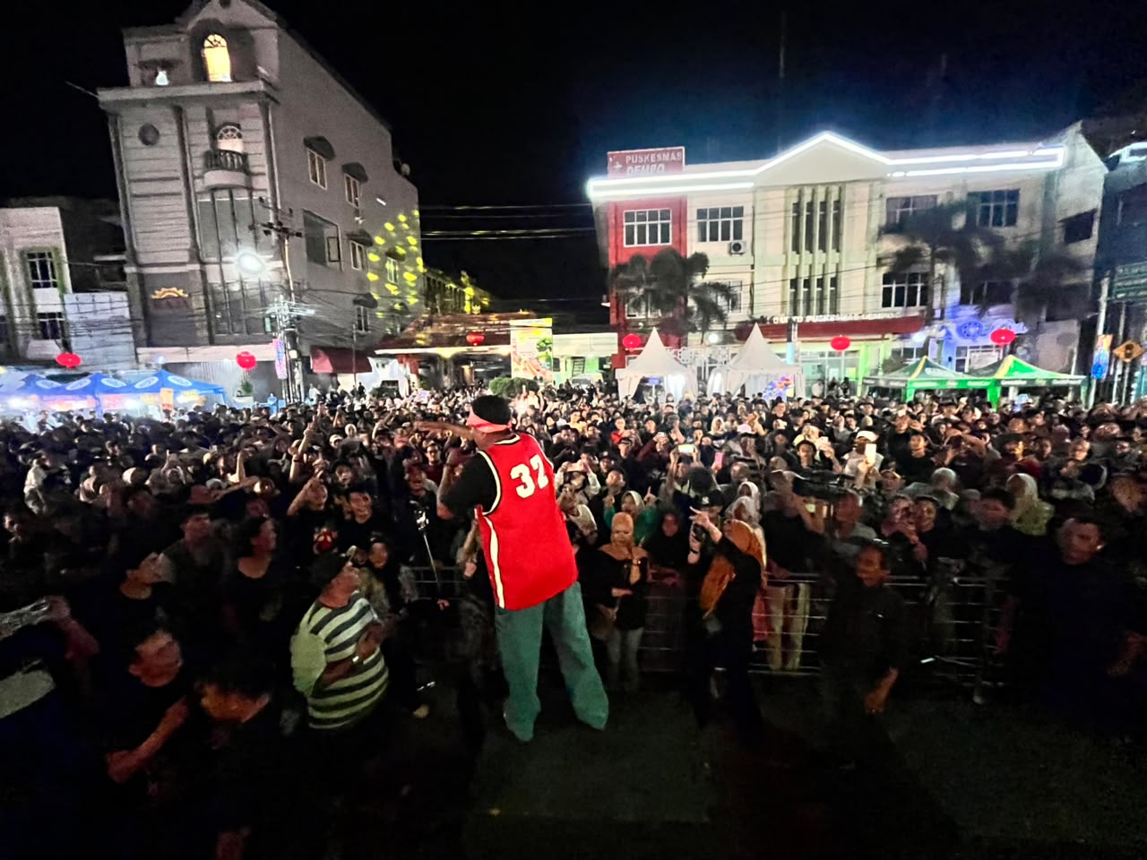 Skanax Band jadi salah satu musisi yang mengisi event Anniversary ke-33 Gong Sriwijaya di Car Free Night (CFN) Palembang, Sabtu (6/6/2026) malam (Dok. Humas Gong Sriwijaya / Indodaily.co)